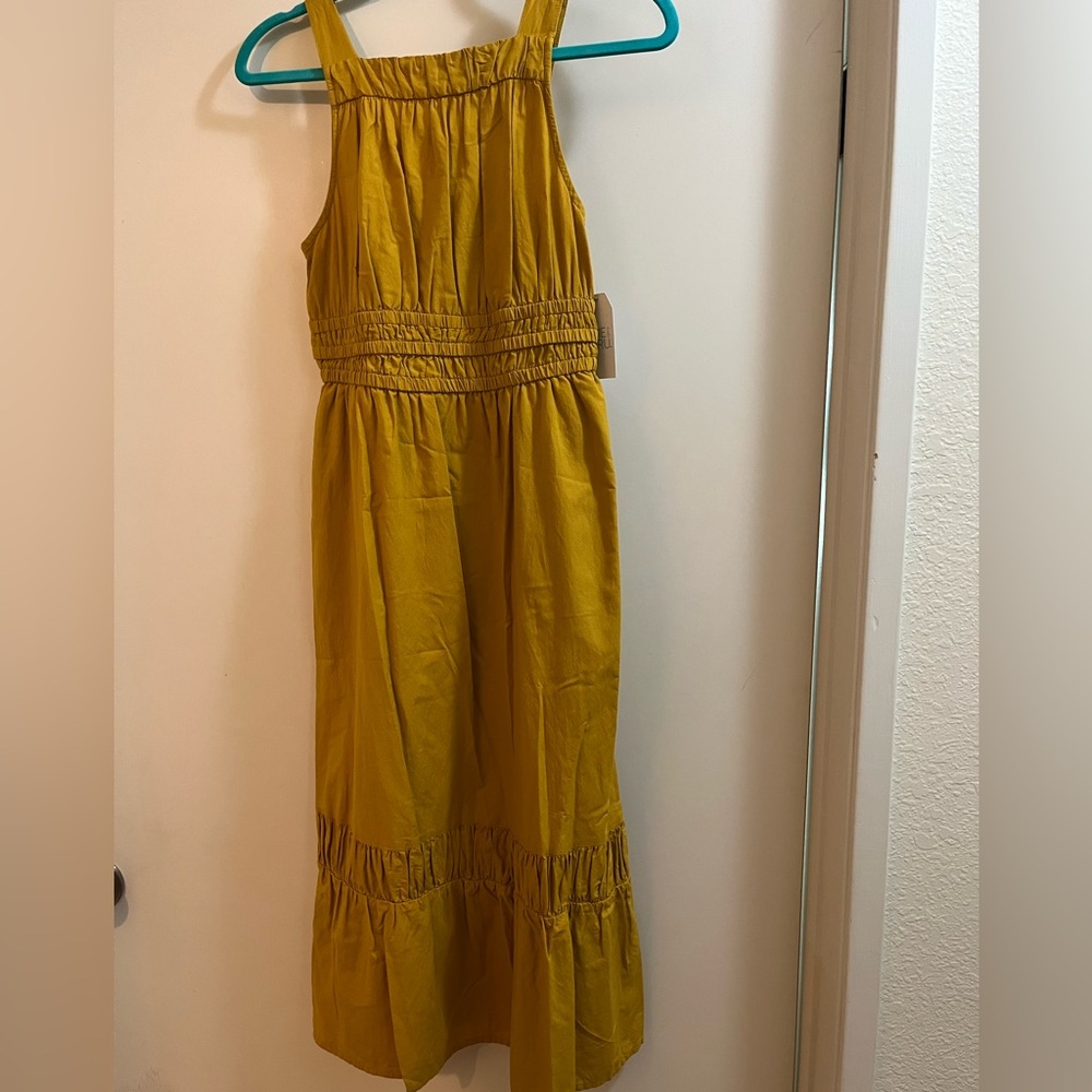 Gold colored Sleeveless Midi Dress